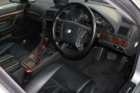 BMW 740i　サンルーフ付き
