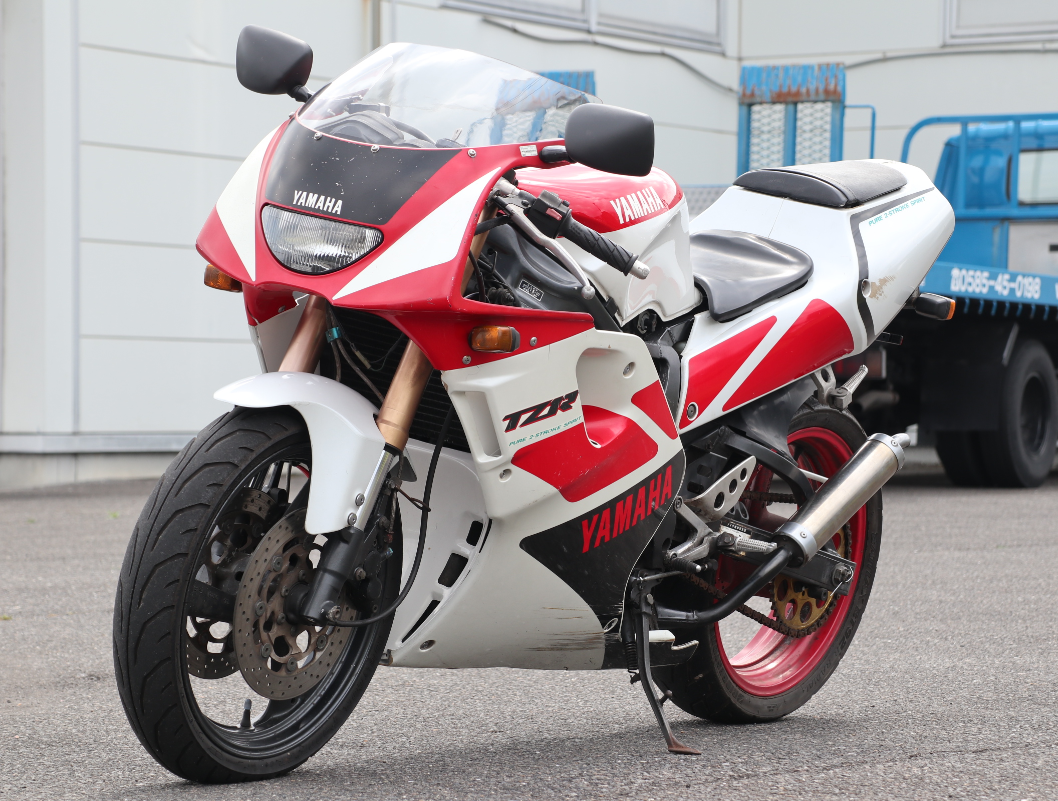 ヤマハ　TZR250R　赤白