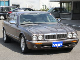 ジャガー　XJ6