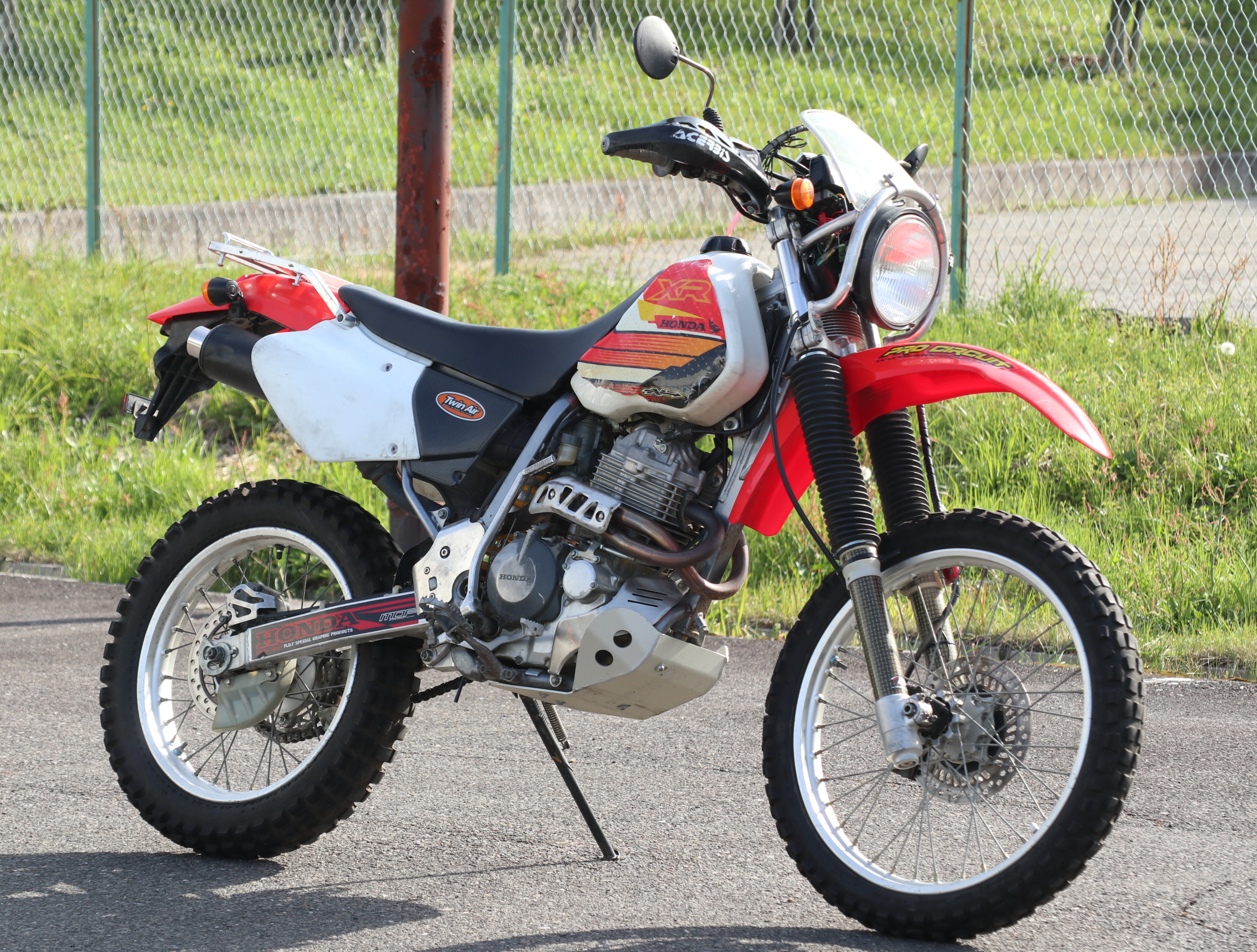 ホンダ　XR400R　赤白